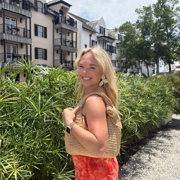 kenzieshumate
